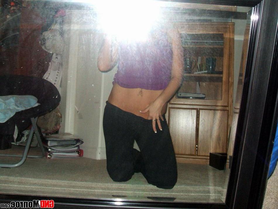 16P Pictures of teen chick GND Monroe taking hot pictures of her self