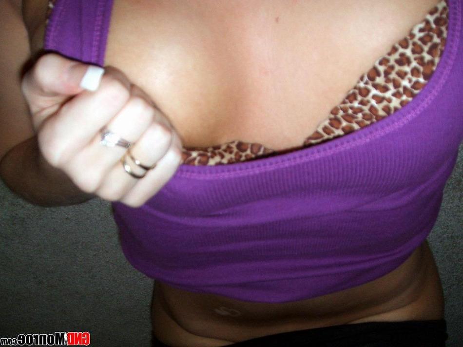 16P Pictures of teen chick GND Monroe taking hot pictures of her self