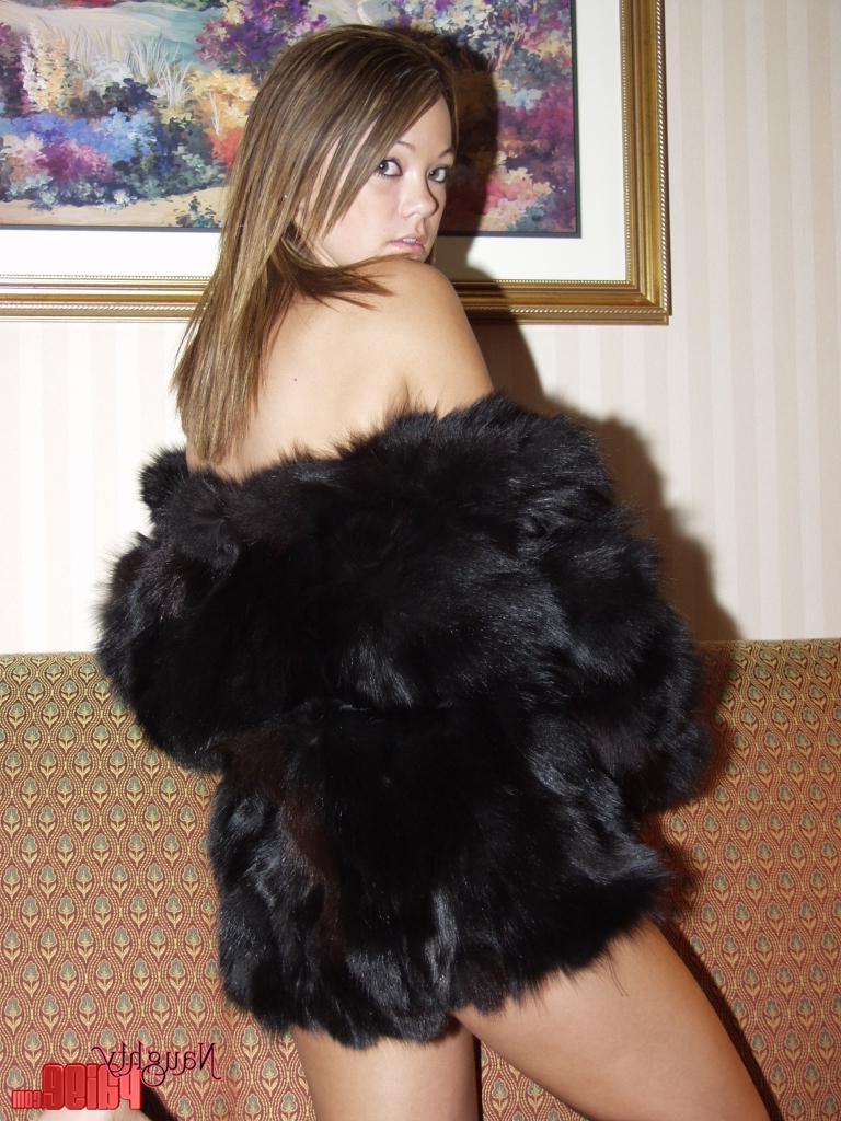 20P Pictures of teen model Naughty Paige getting you hard with some hot lingerie