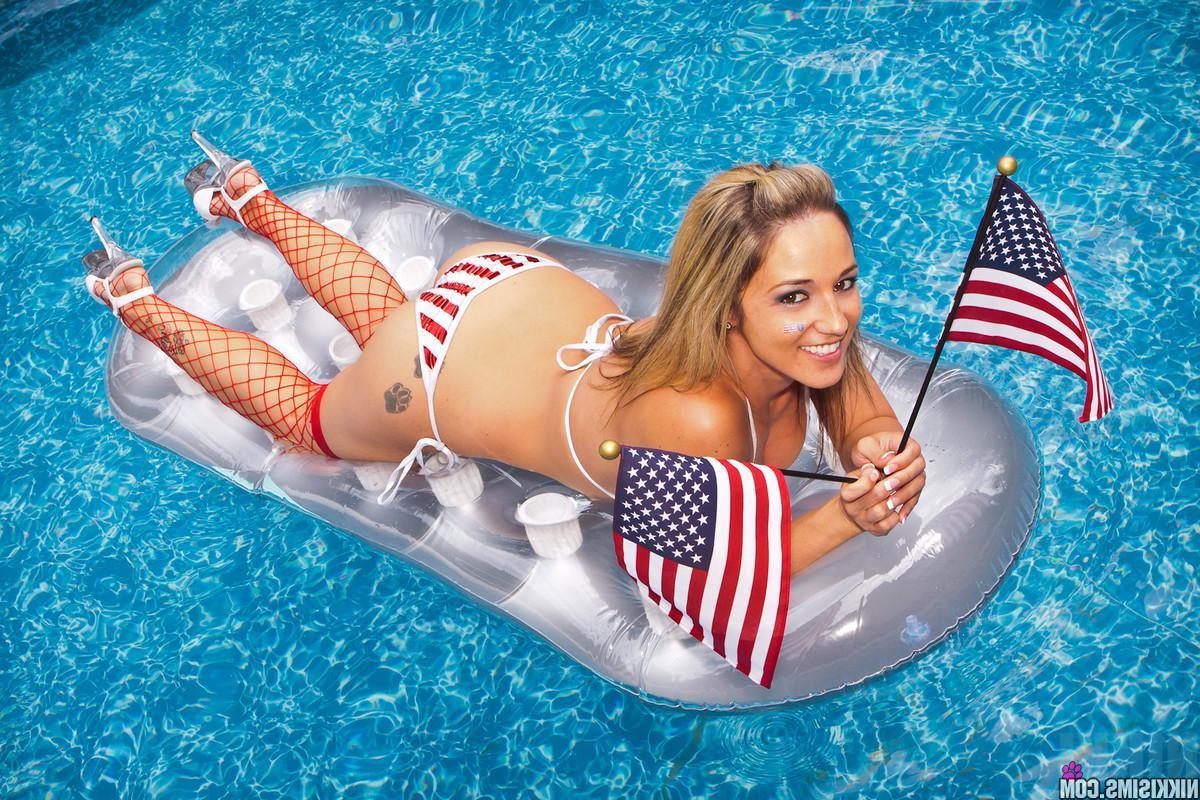 15P Nikki Sims has a private July 4th party and you're invited