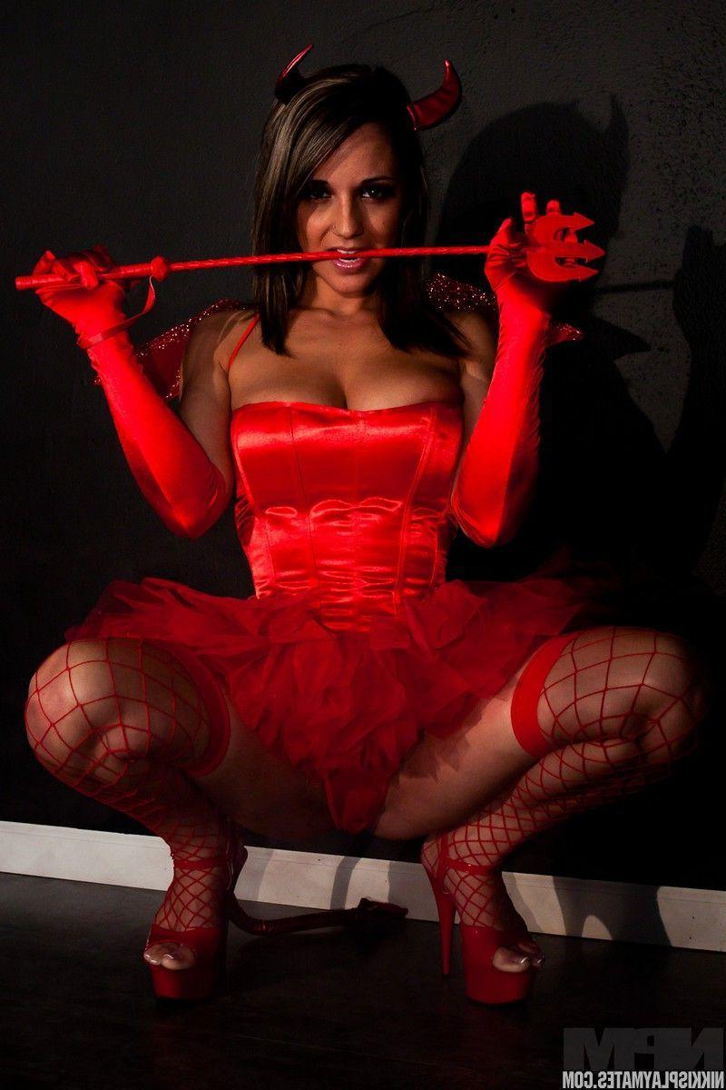 15P Pictures of teen babe Nikki Sims getting freaky on Halloween