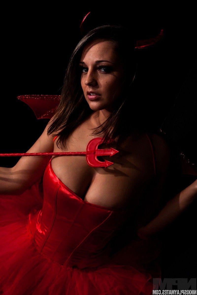 15P Pictures of teen babe Nikki Sims getting freaky on Halloween
