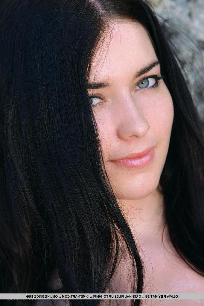 18P Pictures of teen beauty Olivia F showing her nkaed body just for you