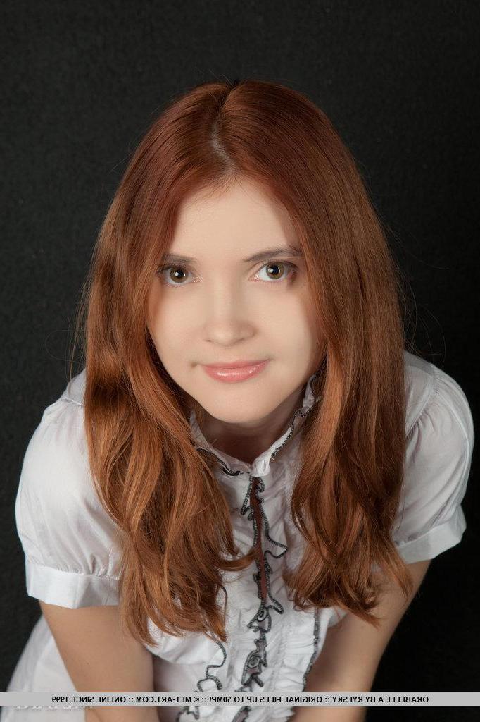 18P Pictures of teen beauty Orabelle A showing her tight teen body