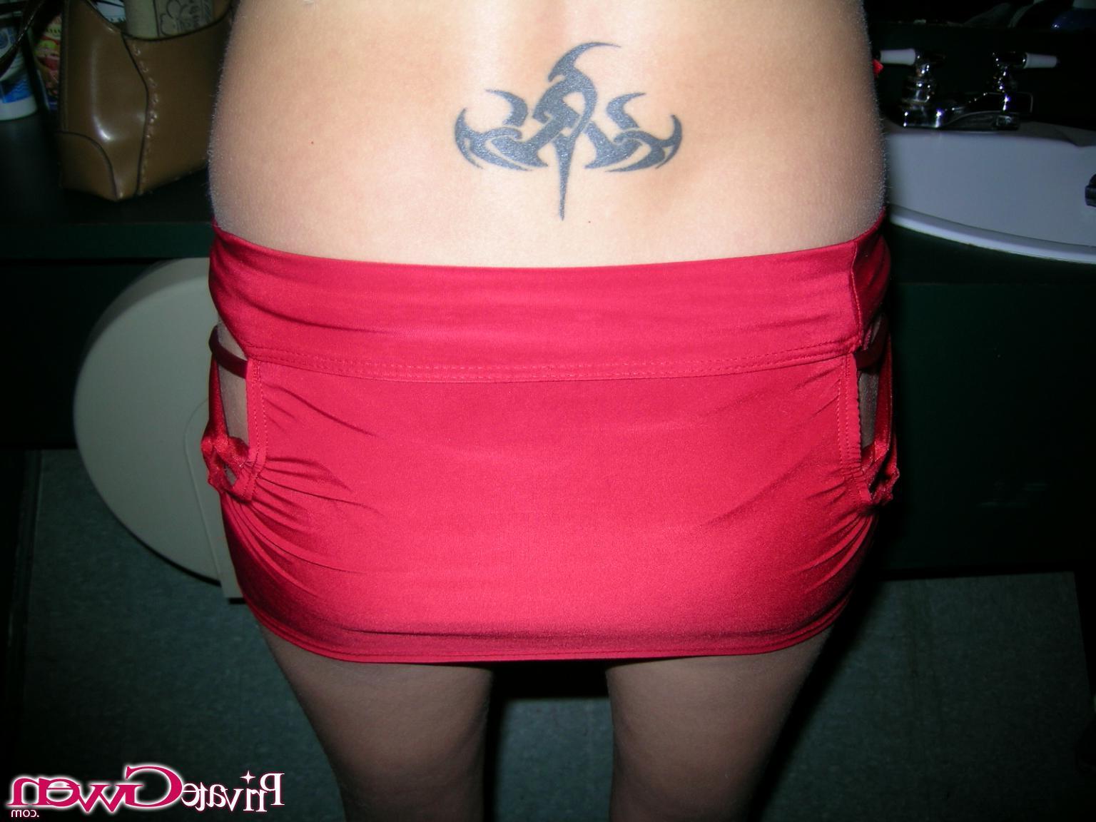 16P Pictures of teen Private Gwen partying on xmas eve