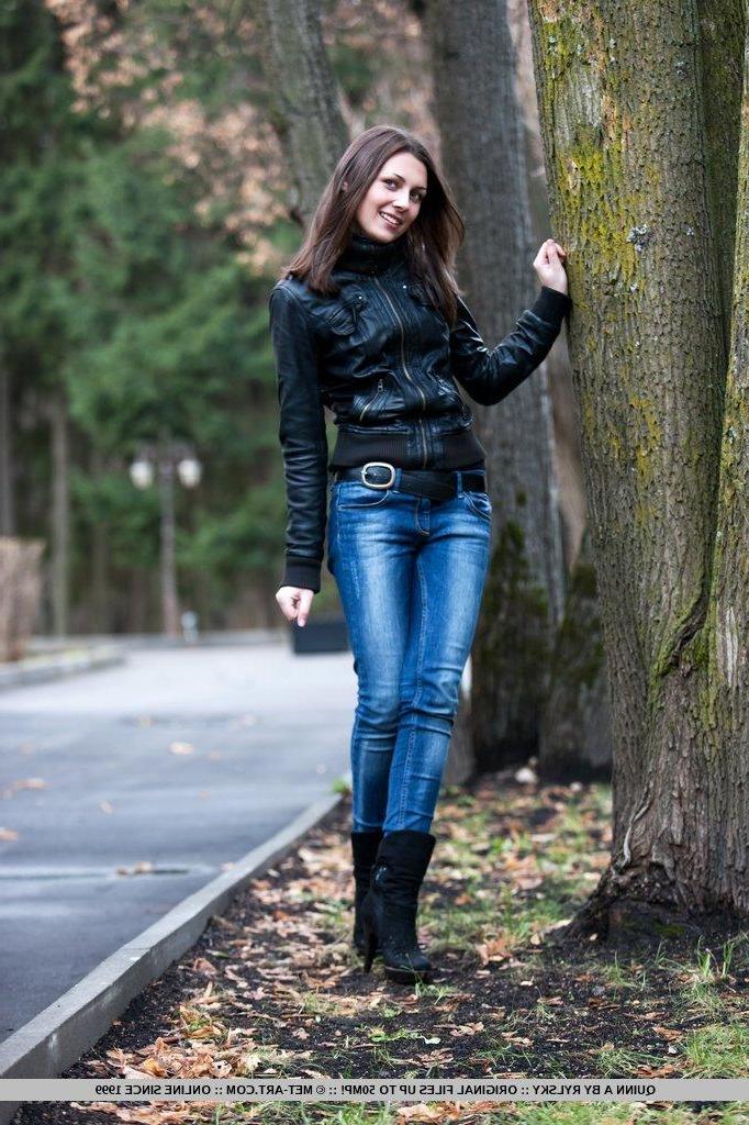 18P Pictures of teen beauty Quinn A exposing her sexy nude body