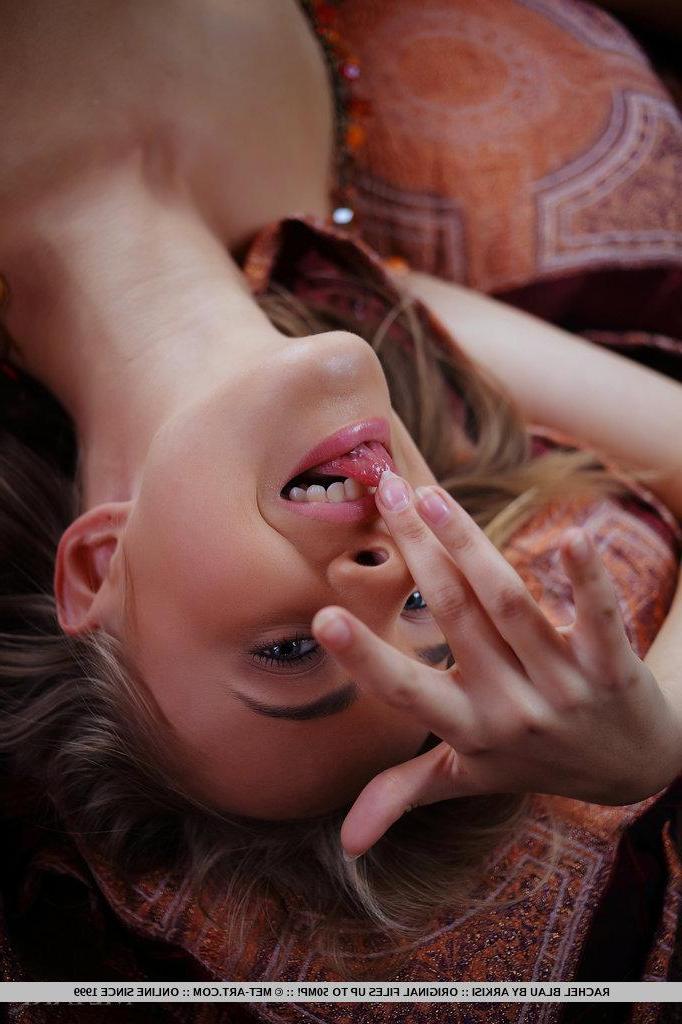 18P Pictures of teen beauty Rachel Blau completely nude and horny for you