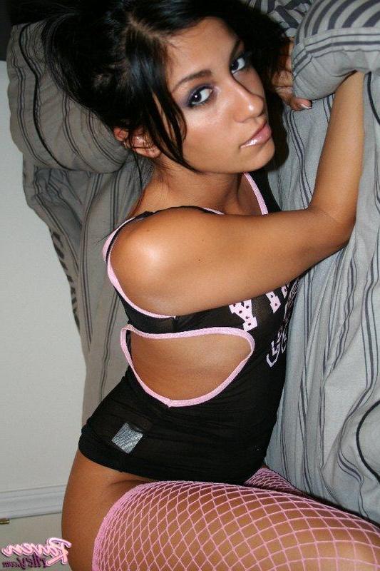 16P Raven strips off her stockings then sucks a hard cock