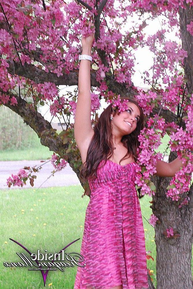 15P Pictures of Reagan Manx displaying her beauty like a flower