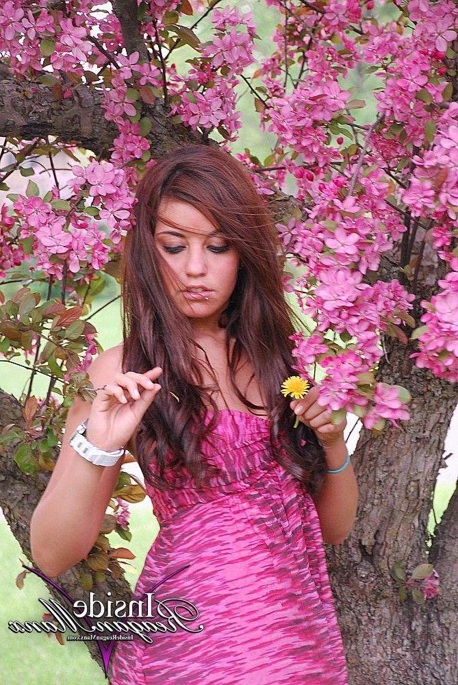 15P Pictures of Reagan Manx displaying her beauty like a flower
