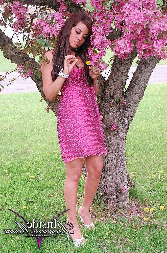 15P Pictures of Reagan Manx displaying her beauty like a flower