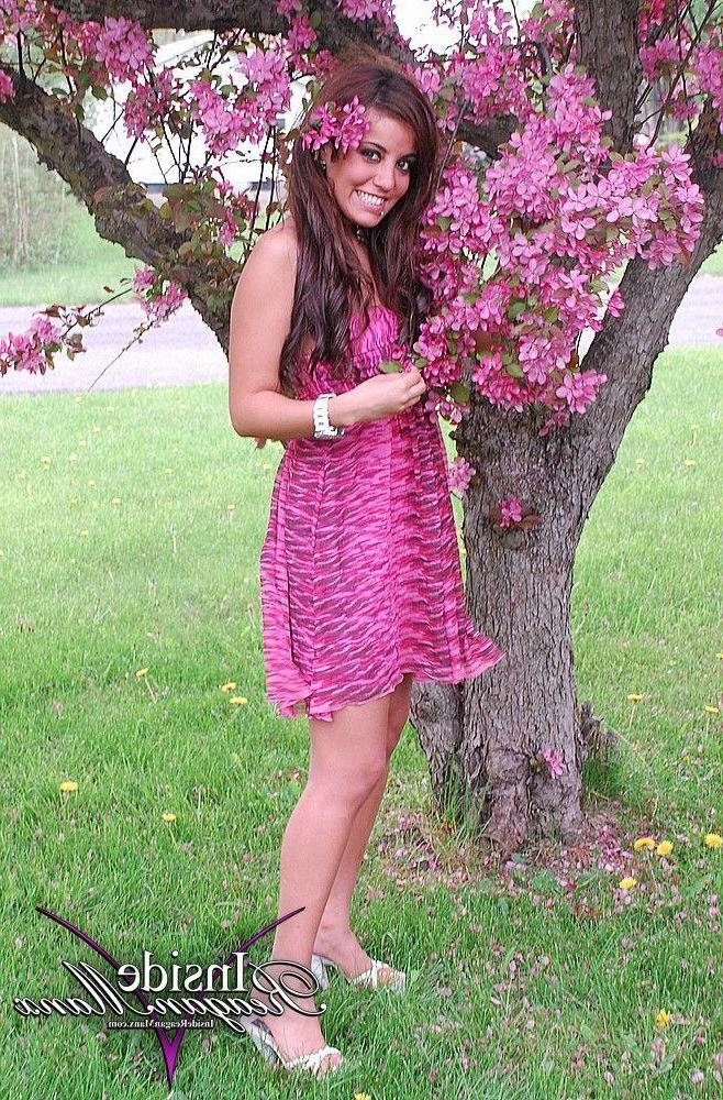 15P Pictures of Reagan Manx displaying her beauty like a flower
