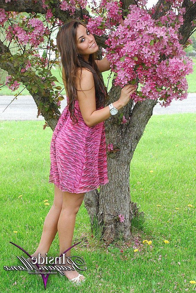 15P Pictures of Reagan Manx displaying her beauty like a flower