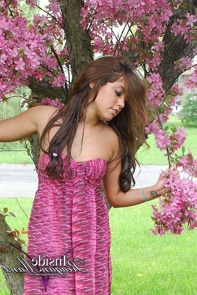 15P Pictures of Reagan Manx displaying her beauty like a flower