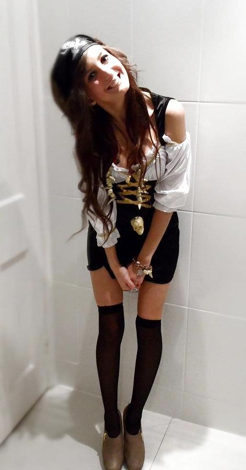 25P Halloween Sluts From,SmutDates