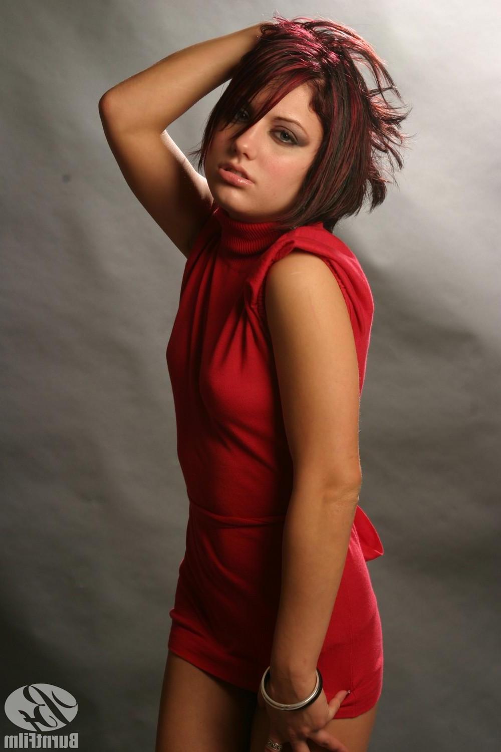 15P Hot model Risi Simms gives you a strip tease in her red dress
