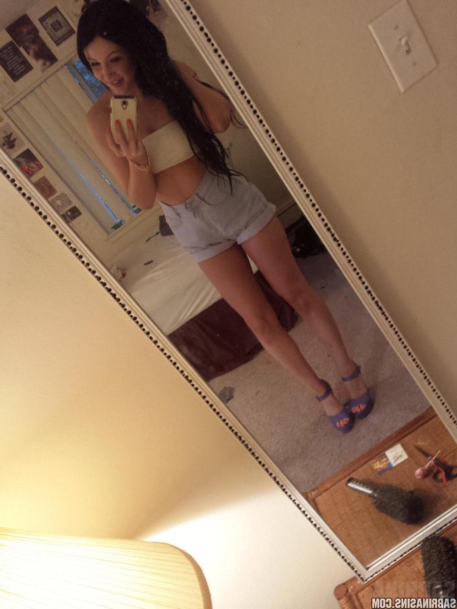 15P Gorgeous model Sabrina Sins takes stunning pics of her hot self