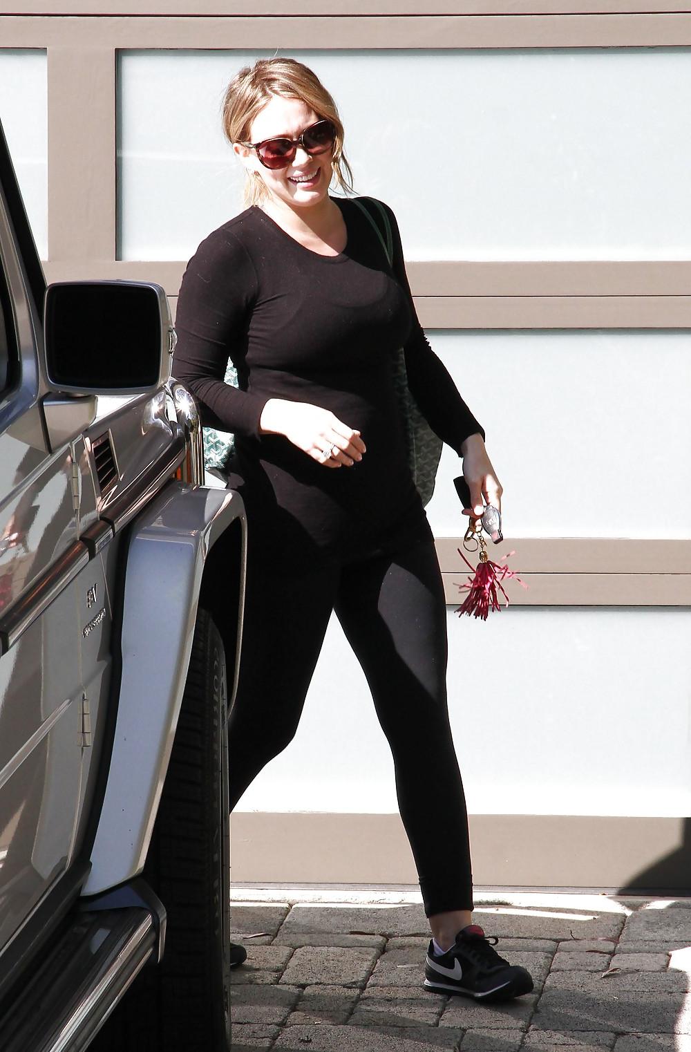 6P Hilary Duff - Visiting a friend in Toluca Lake