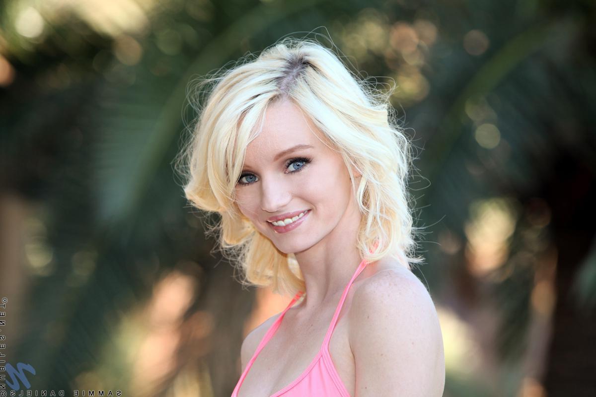 15P Tiny blonde Sammie Daniels flashes her pink juicy snatch outdoors