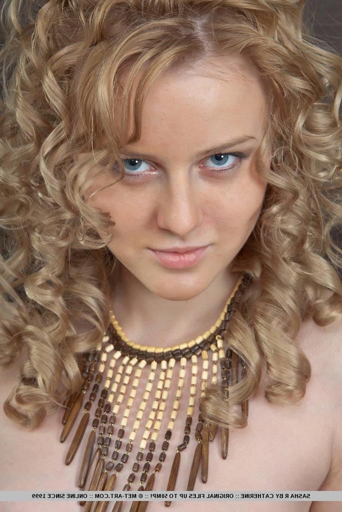 18P Pictures of teen beauty Sasha R naked just for you