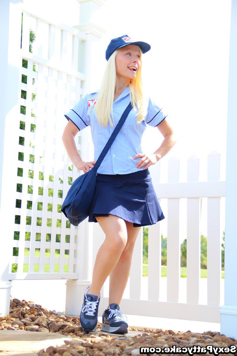 16P Blonde model Sexy Pattycake is your very sexy Fe-Mail delivery girl