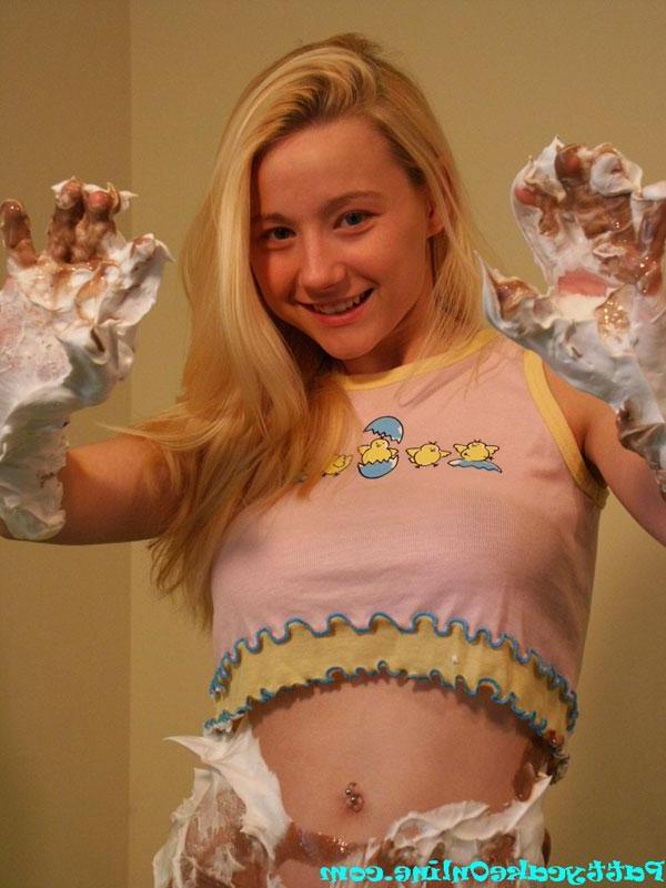 16P Pictures of Pattycake getting messy with a pie