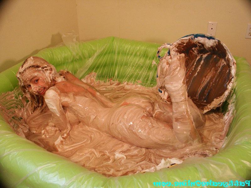 16P Pictures of Pattycake getting messy with a pie