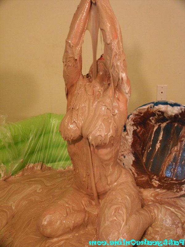 16P Pictures of Pattycake getting messy with a pie