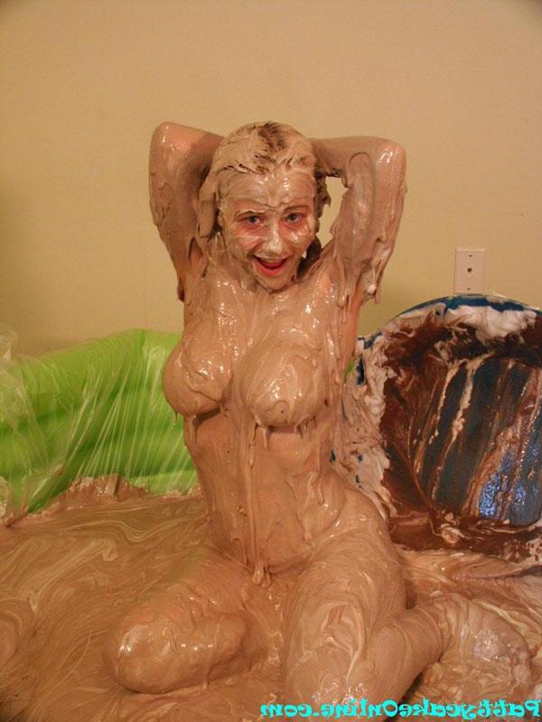 16P Pictures of Pattycake getting messy with a pie