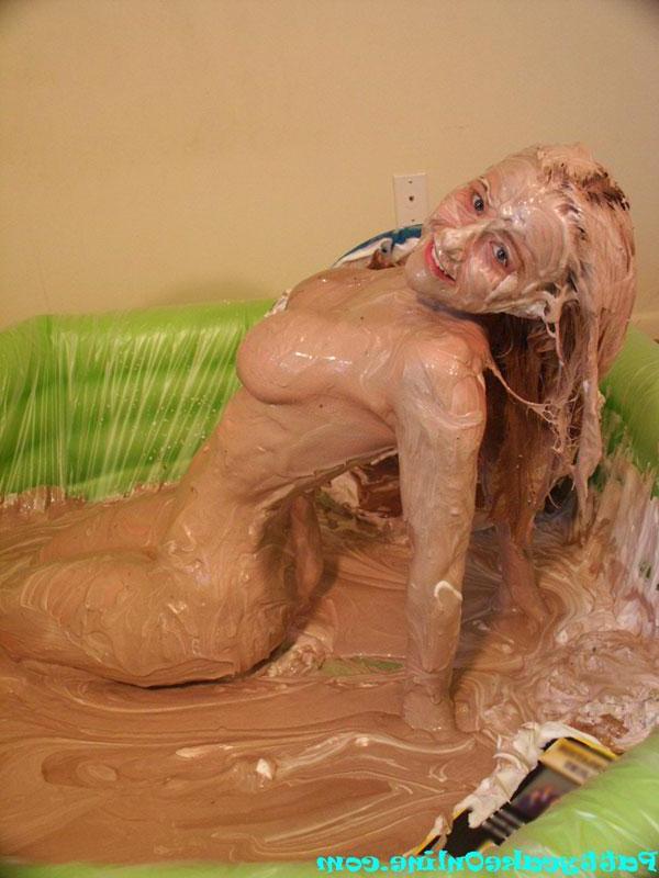 16P Pictures of Pattycake getting messy with a pie