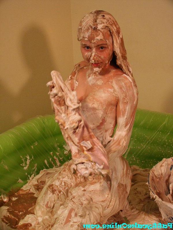 16P Pictures of Pattycake getting messy with a pie