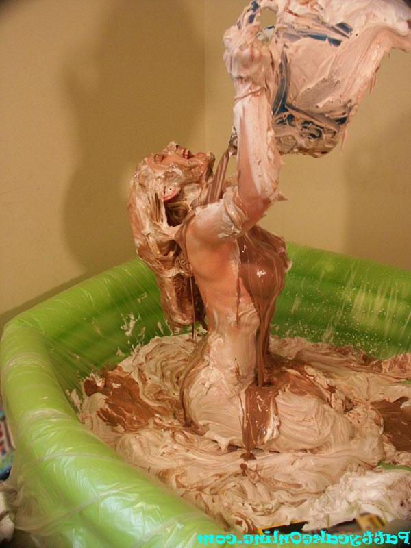 16P Pictures of Pattycake getting messy with a pie