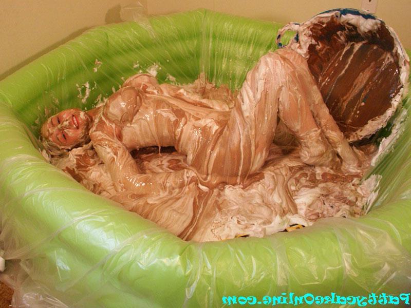16P Pictures of Pattycake getting messy with a pie