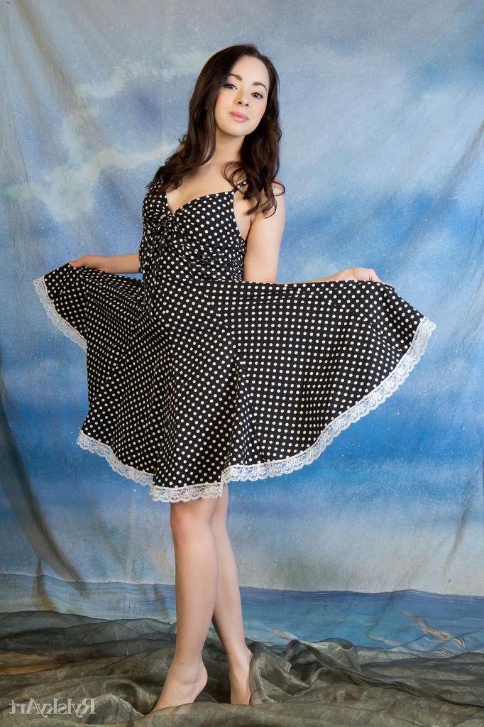 16P Brunette girl Shania offers you her tasty treat