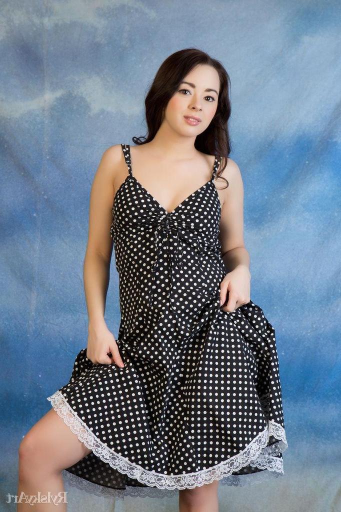 16P Brunette girl Shania offers you her tasty treat