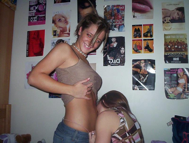 9P Stupid Amateur Lesbians
