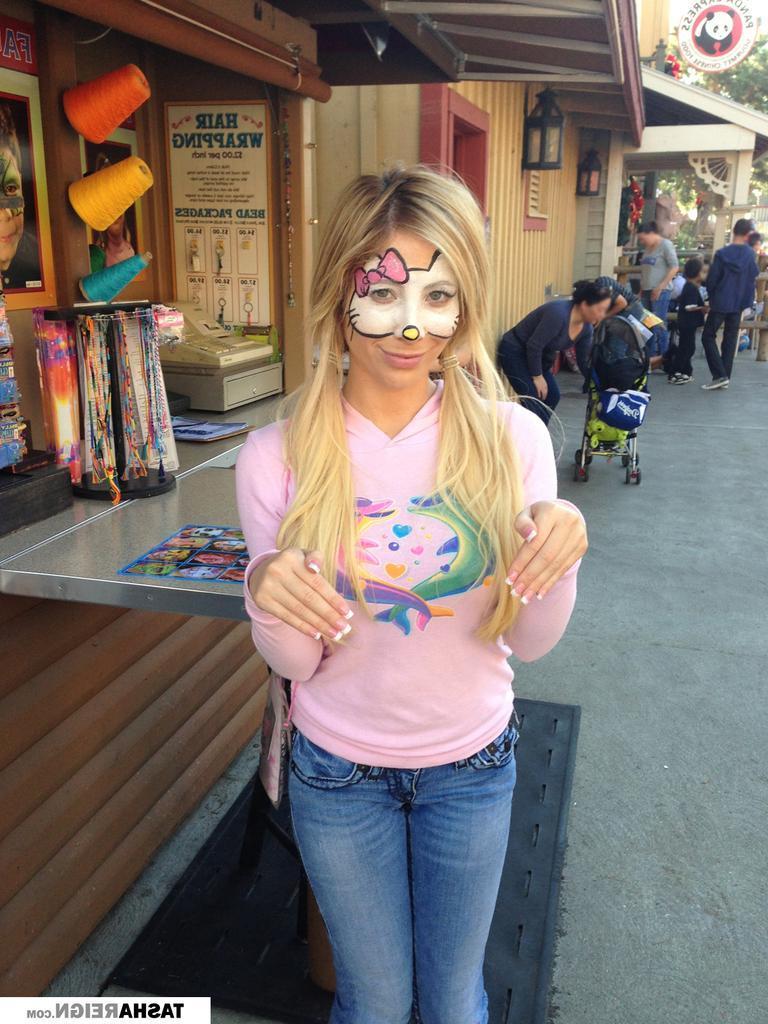 15P Busty babe Tasha Reign takes various candid pics just for you