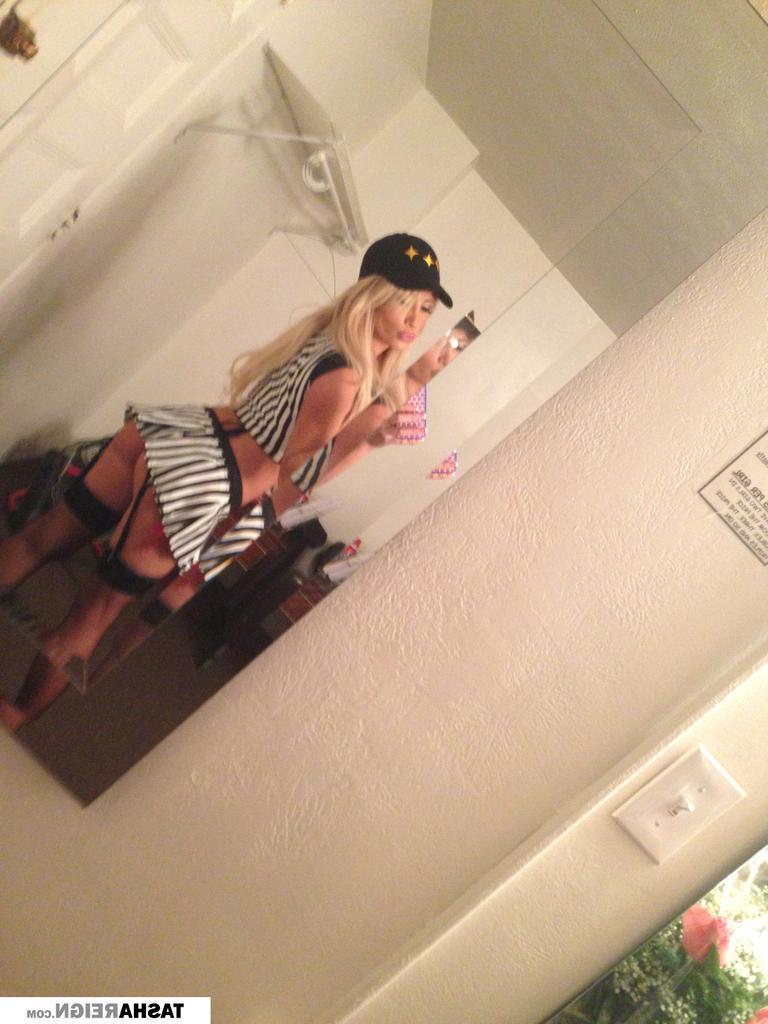 15P Busty babe Tasha Reign takes various candid pics just for you