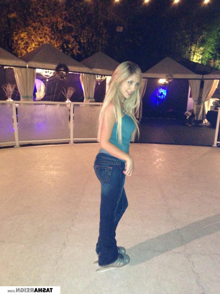 15P Busty babe Tasha Reign takes various candid pics just for you