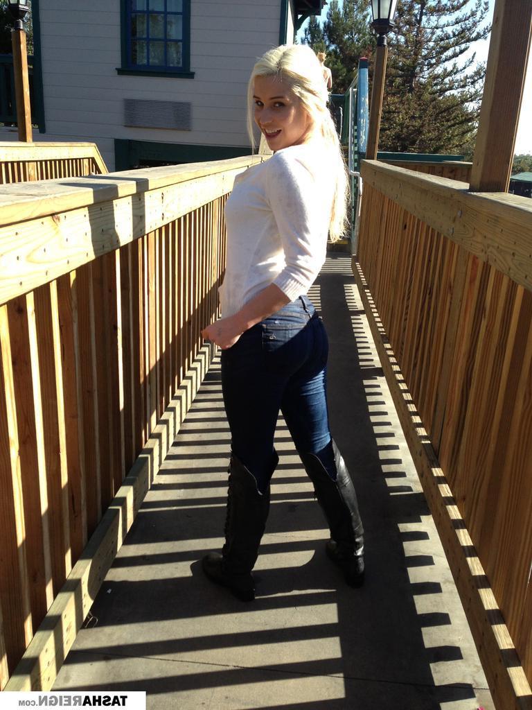 15P Busty babe Tasha Reign takes various candid pics just for you