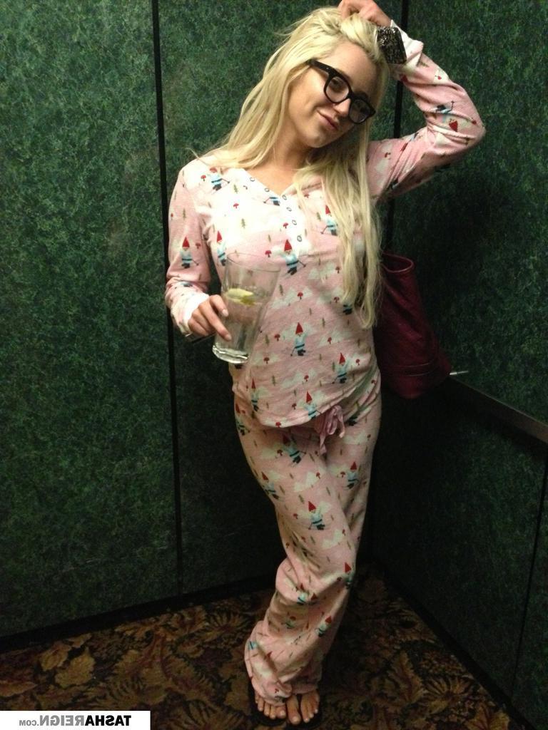 15P Various pics of Tasha Reign candid and horny