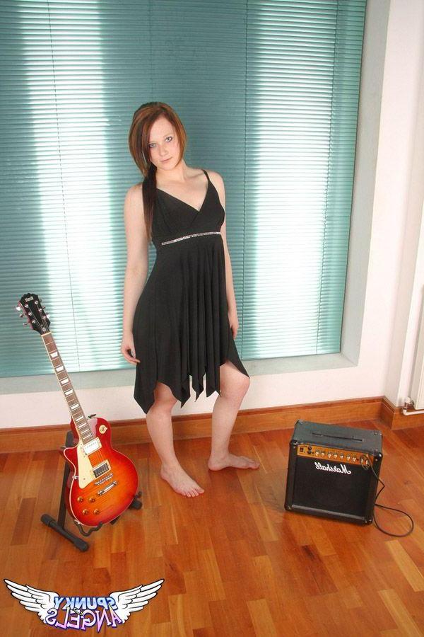 20P Pictures of teen hottie Teagan stroking a long hard ...