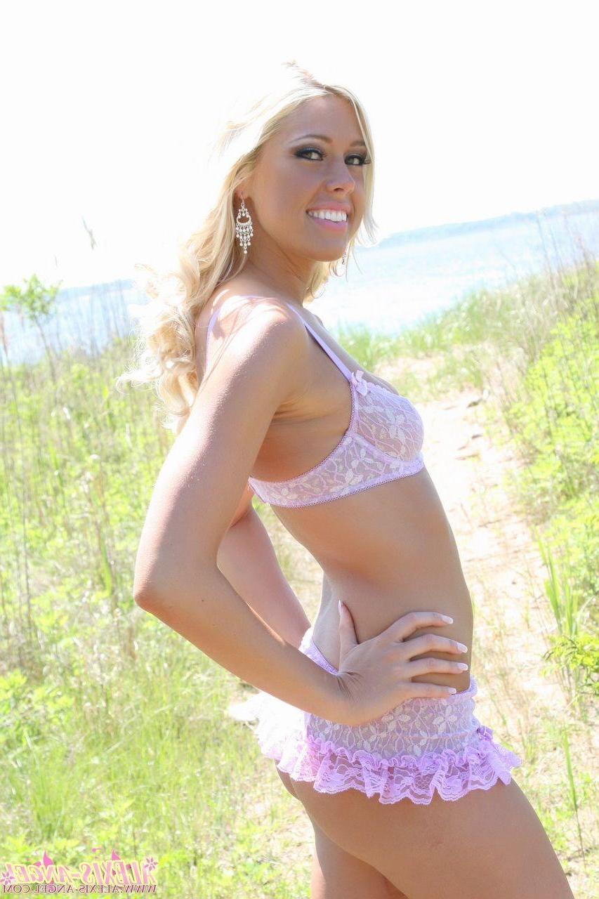 16P Pictures of Alexis Angel working hard to get you hard