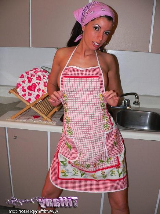 15P Pictures of Tiffany Preston making a mess in the kitchen