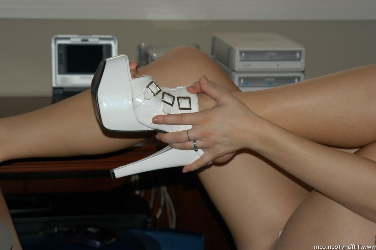 15P Tiffany struts her stuff on the desk