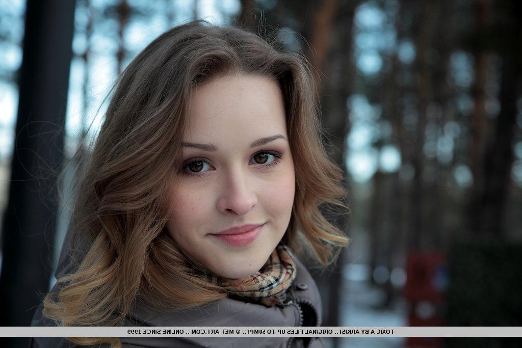 18P Pictures of teen beauty Toxic A giving you her tight teen pussy