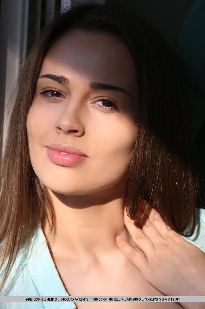 18P Pretty girl Trista A strips off her clothes in the sun