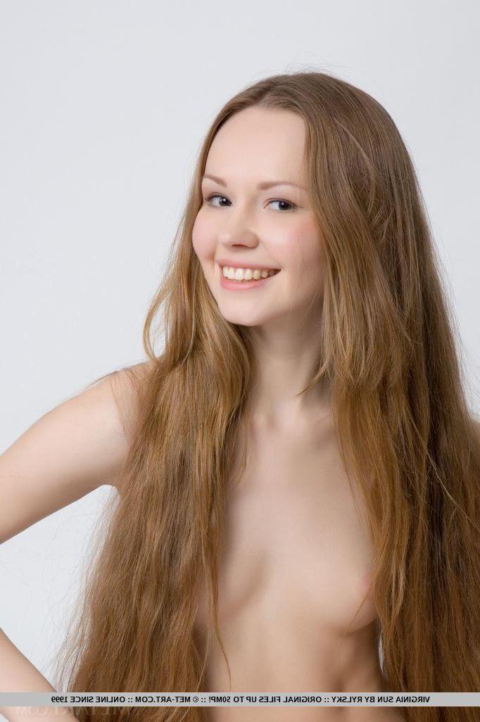 18P Virginia Sun strips out of her dress and displays her nude body like an angel