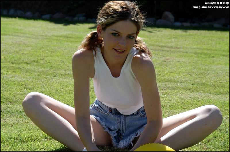15P Raimi takes off her top outside