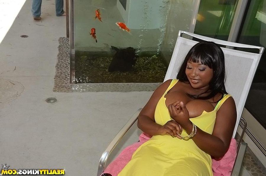 20P Busty ebony girl Marie gets fucked hard and her tits jizzed on